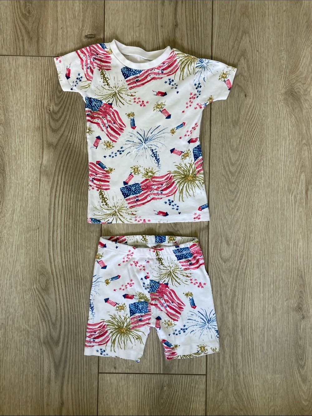 Burt’s bees 4th of July Organic Cotton Pajama Set 3T USA Fireworks Flag 🇺🇸